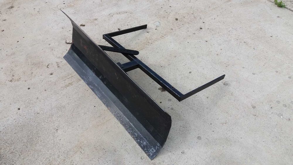 Pług do śniegu (Stiga Park)