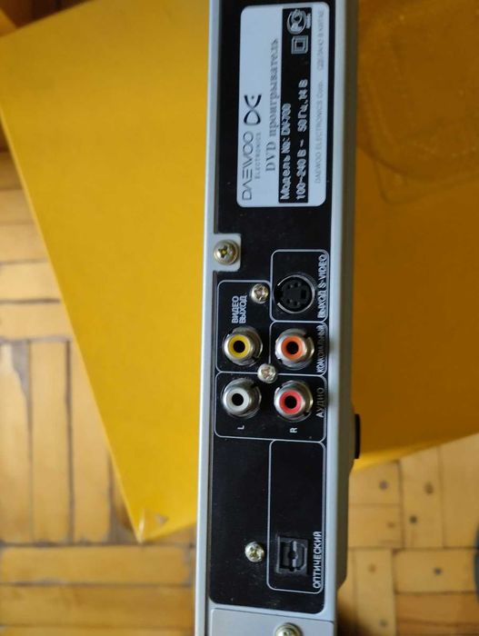 ДВД видеоплейер ДЭУ в хорошем рабочем состояниию
