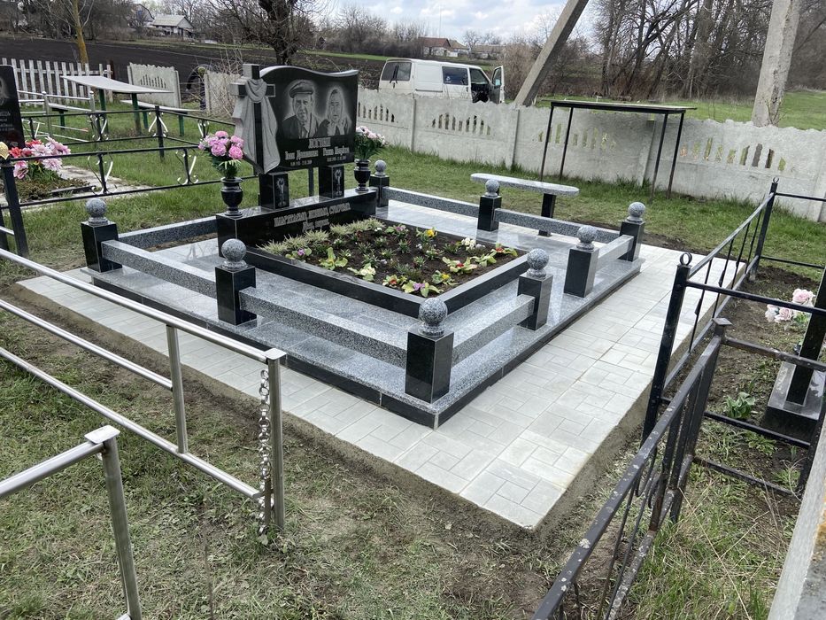 Пам‘ятники, гранітні вироби, бетонна плитка в Яготині