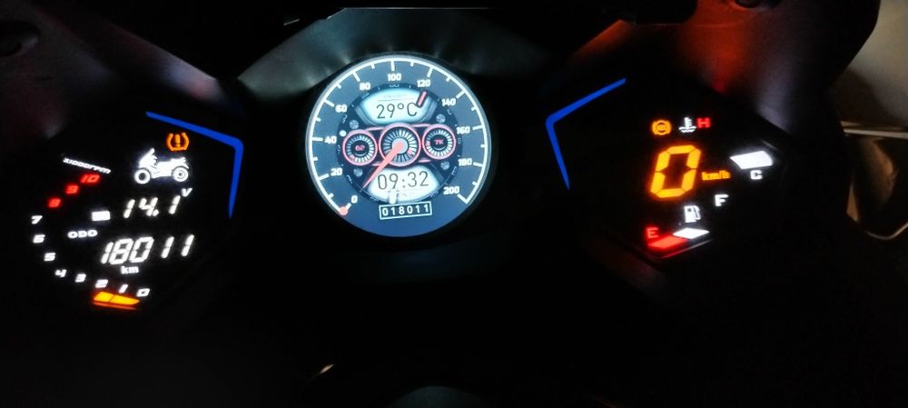Kymco AK 550 (2018) | Apenas 18.000 km | Como Nova (Noodoe/Brembo)