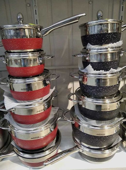 Продам Набор кастрюль 12 в 1 красный цвет.