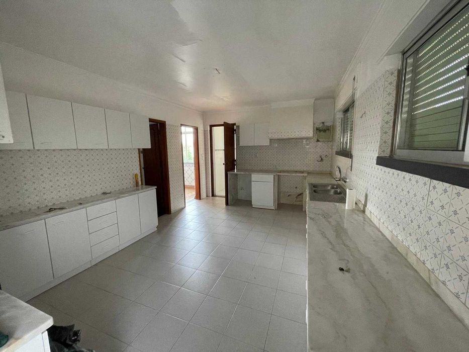 Fração R/Chão Exclusiva - Centro de Santarém