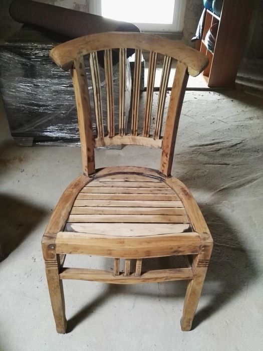 Sprzedam 3 stare solidne krzesła