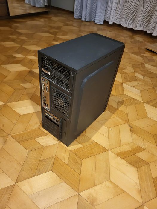 Komputer stacjonarny