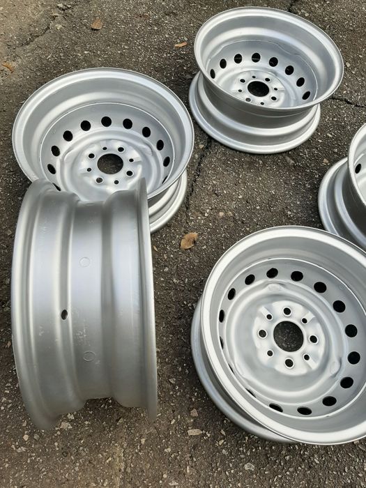 Диски ВАЗ 2103 ,2106 ,2101 С ушами под колпак .