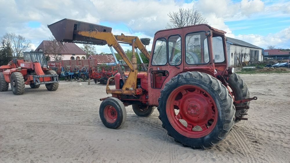 Ciągnik Volvo Bm 400 z turem