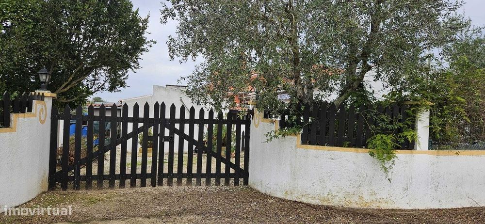 Moradia Térrea / Quintinha em Foros de Salvaterra