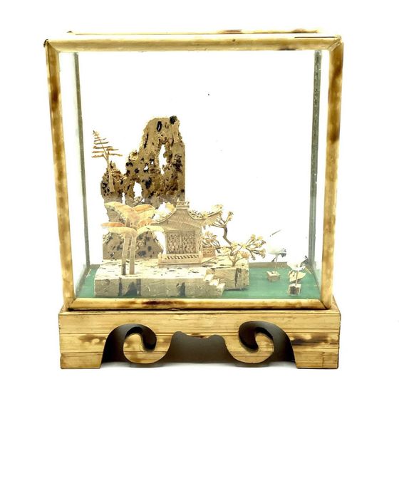 Escultura oriental trabalhada antiga 

Excelente estado 

Medidas
15cm