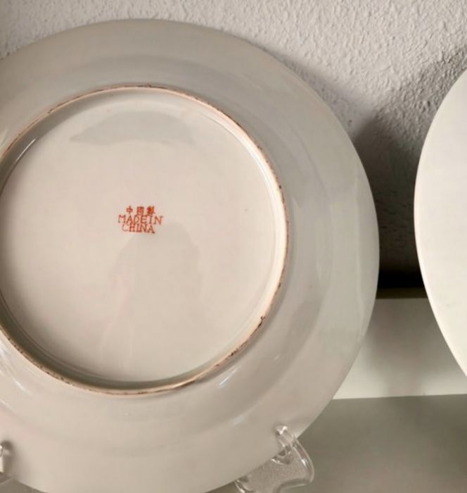 Prato em porcelana chinesa antiga.