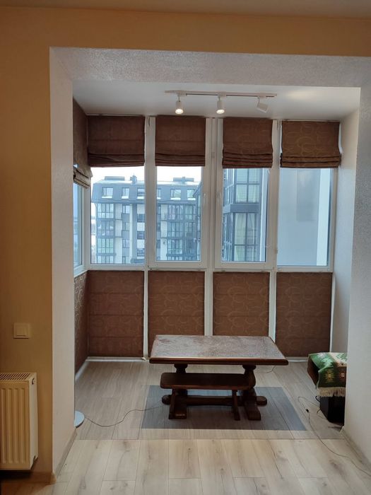 Квартира з меблями і технікою |