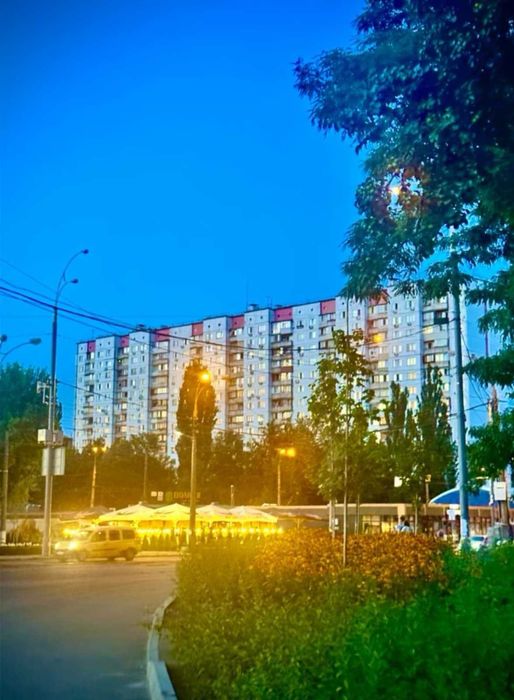 Найближчі ст. метро Мінська, Героїв Дніпра. вул. Полярна 3