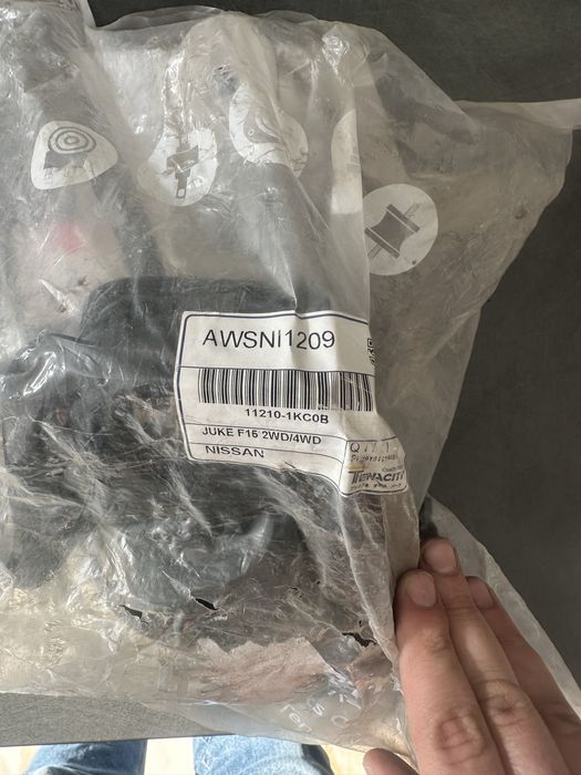 Опора двигуна Nissan Juke F15 11210-1KC0B подушка двигуна