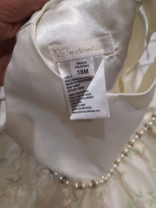 Продам нарядное платье для девочки
