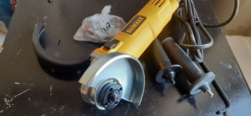 Новая оригинальная Болгарка угловая шлифмашина DeWalt DWE4157