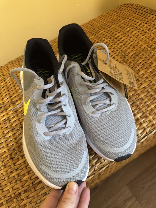 Продам новые кросовки Nike