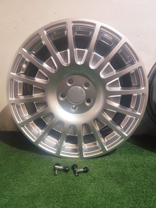 Felgi aluminiowe Ford Volvo 18" 8J Et45 5x108 Nowe Demo stan BDB