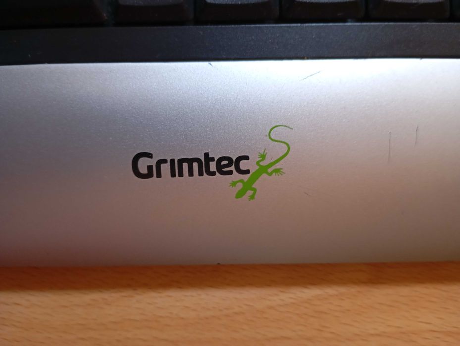 Teclado Grimtec com ligação PS2