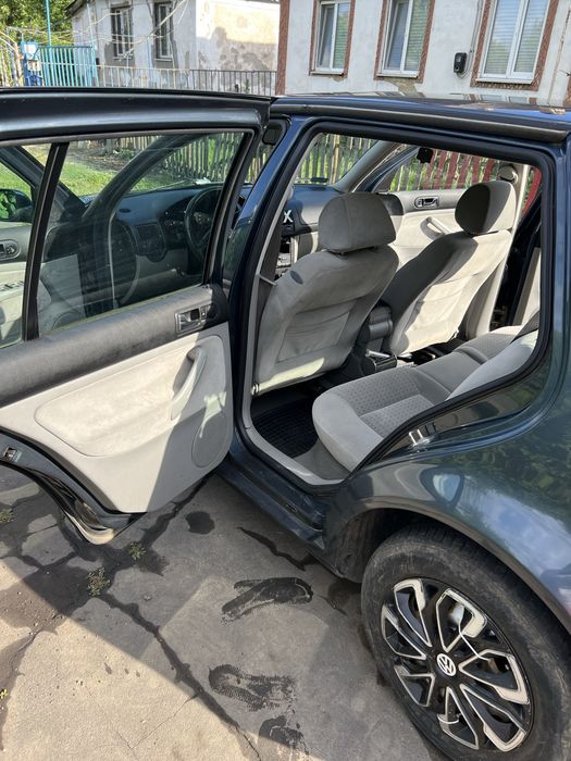 Volkswagen Golf 4 - 1.4