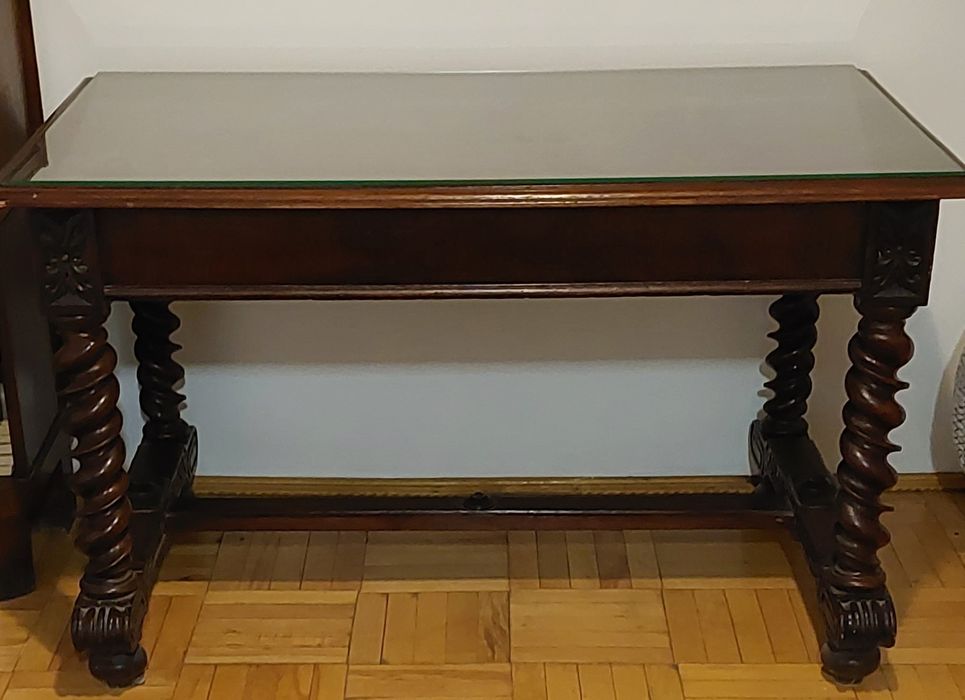 Stół drewniany gdański