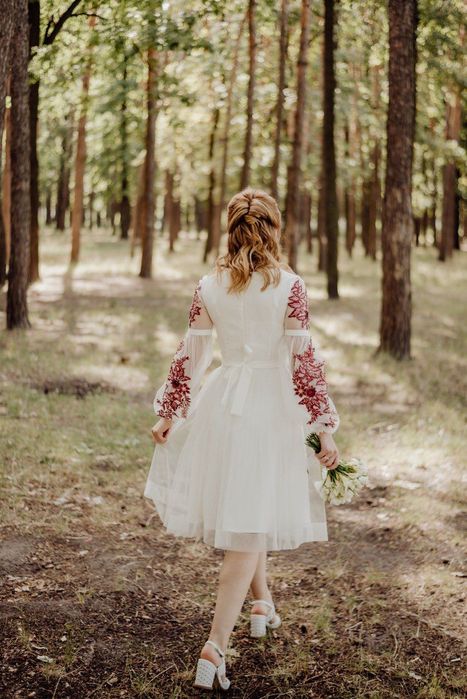 Сукня святкова. З елементами вишивки