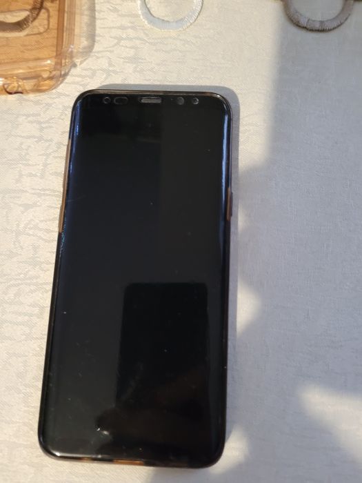 Telefon Samsung Galaxy S8+ wraz z 3 etui. Stan idealny