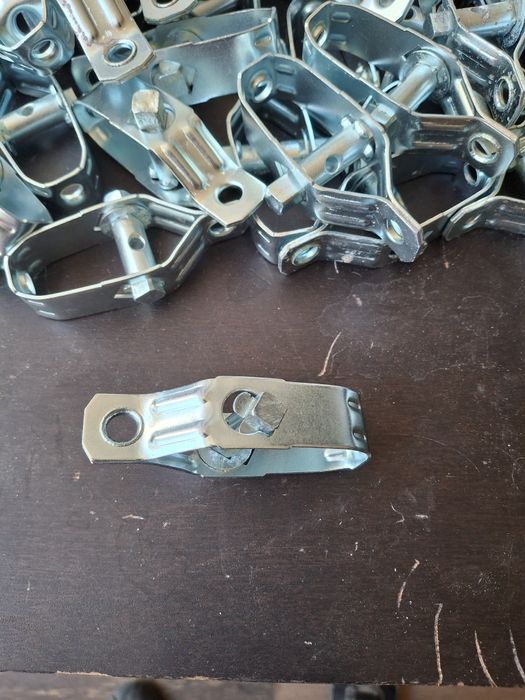 Esticadores para vedação de rede metálica