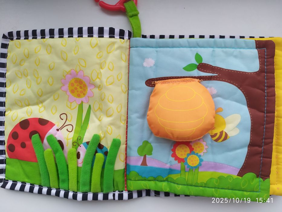 М'яка розвиваюча книжечка Tiny Love для найменших дітей