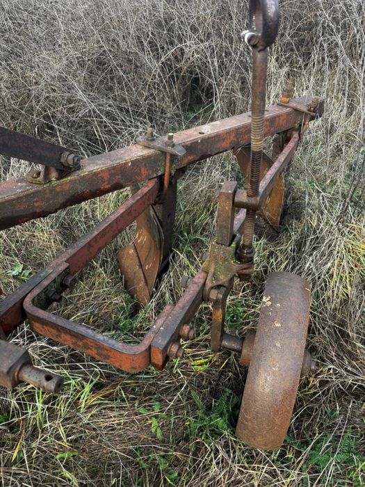 Продам плуг 3х корпусний