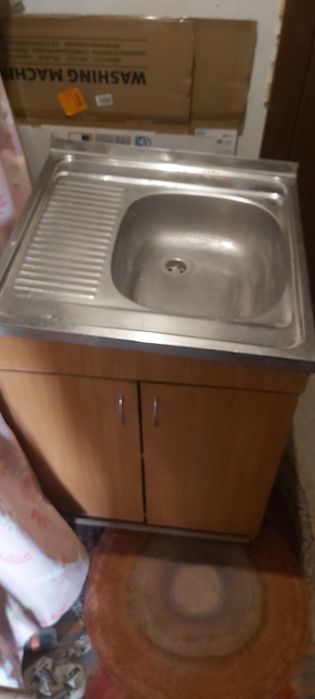 Тумбочка, шкаф кухонний та рукомийник