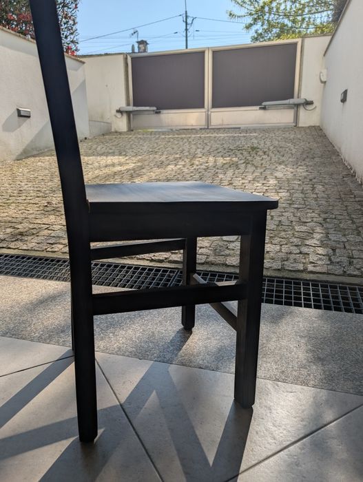 Cadeiras em madeira