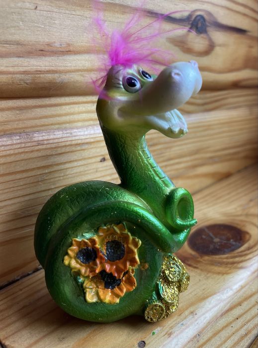 Статуэки Змеи 2025