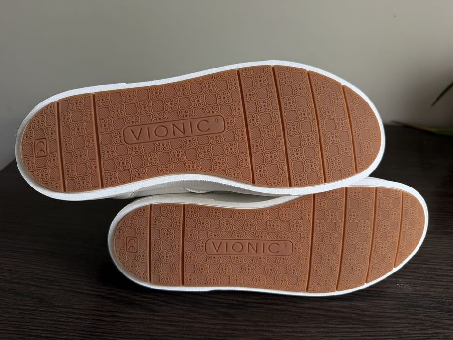 Кросівки Vionic Kimmie Court WF:01-2025 Розмір 42 на 27 см Шкіра