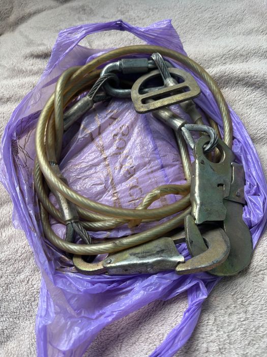 Трос металевий для буксирування авто з карабінами з зачіпками міцний