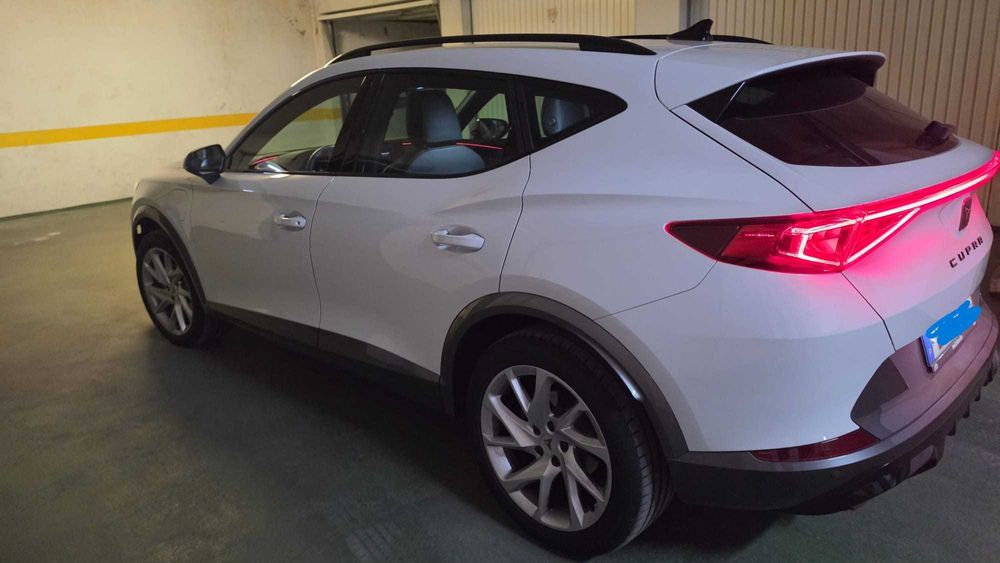 CUPRA Formentor e-Hybrid 204cv - 2024 - 25 mil KM — photo 3