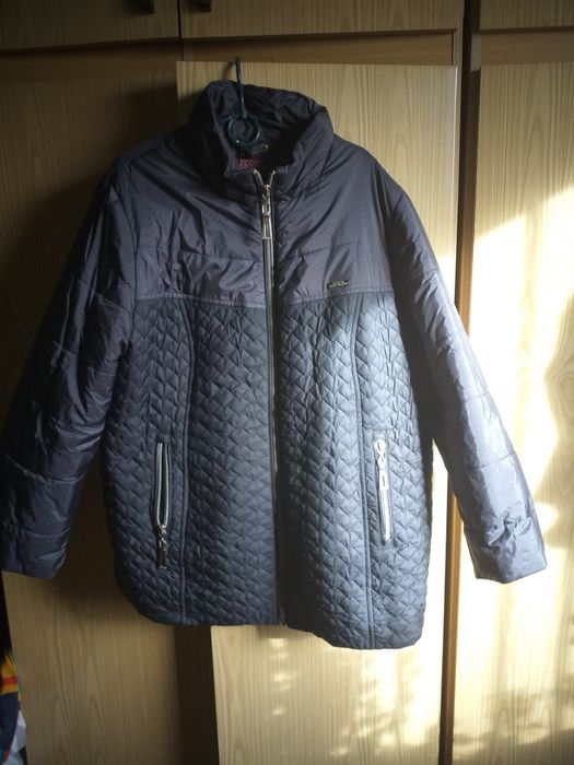 Курточка бу размер 54-60 зимняя