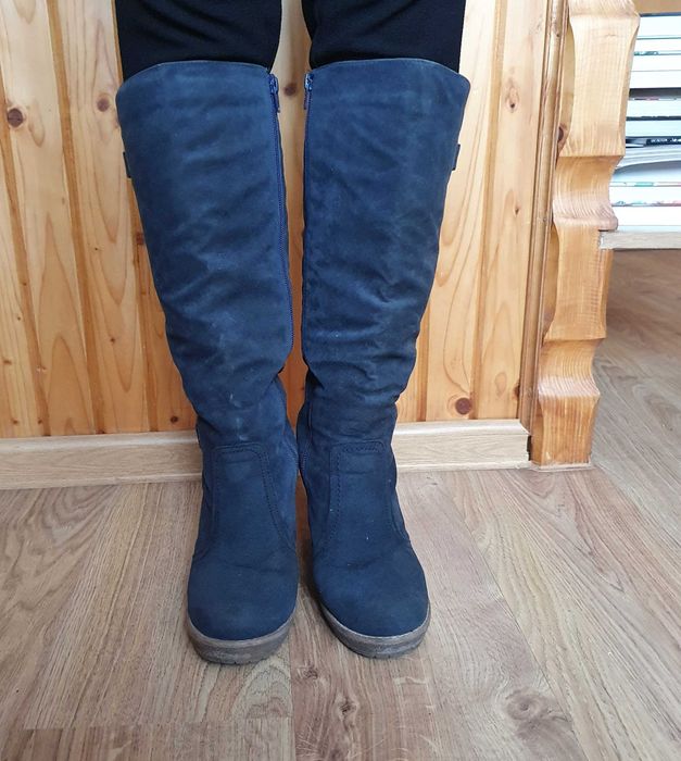 Kozaki zamszowe w kolorze granatowym