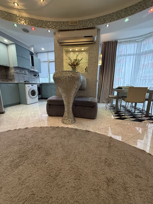 Гарна та якісна 3 кім. квартира в ЖК Ліко-Град, Виставковий, Іподром,