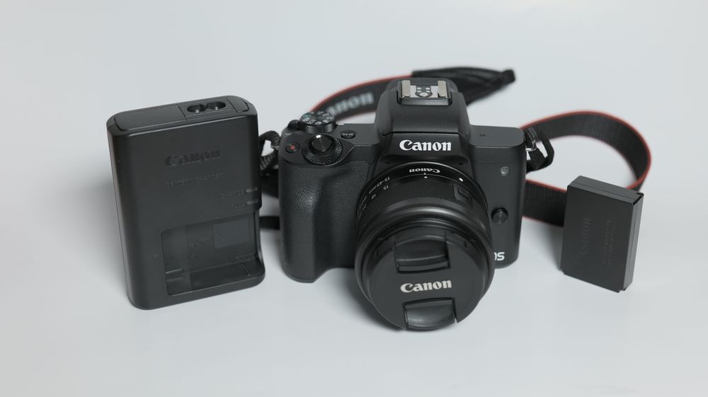 Canon EOS M50 + об’єктив 15–45mm | Повний комплект | Коробка