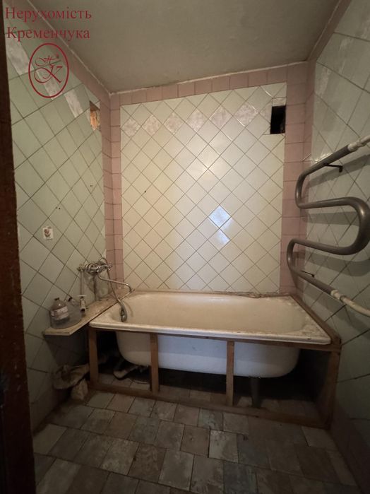 Квартира з гарним плануванням, під Ваш ремонт.