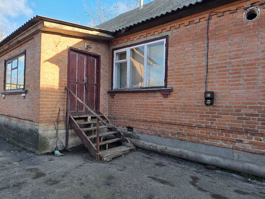 Продам окремий будинок