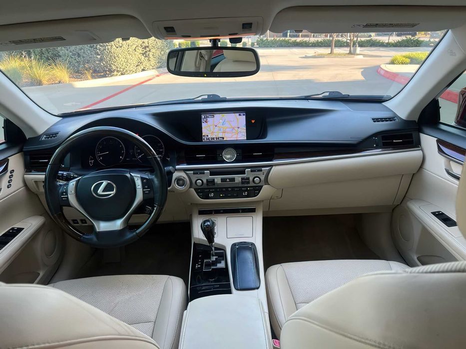 Lexus ES 350      2015