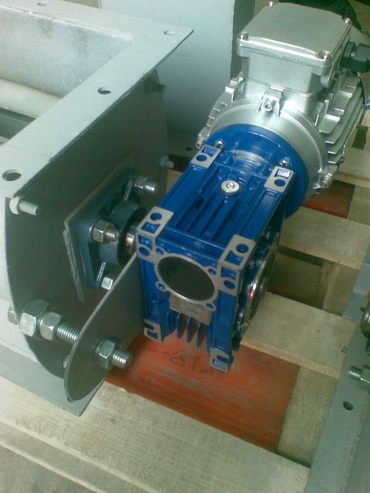 Шлюзовой питатель (затвор) ШП,  шлюзовий живильник