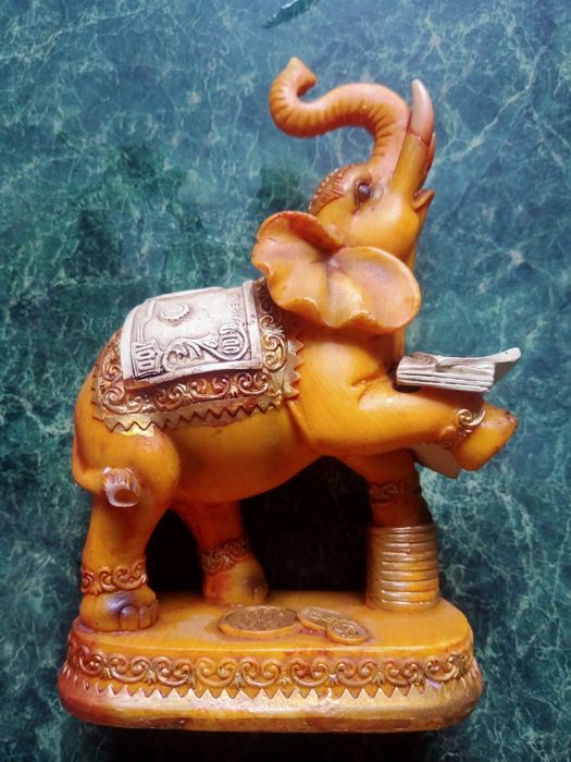 Слон для привлечения денег