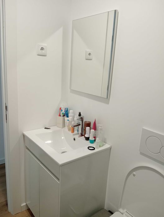 Aluga-se apartamento
