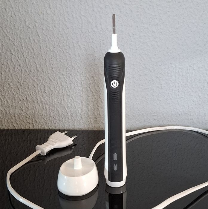 Escova de dentes elétrica Braun Oral-B
