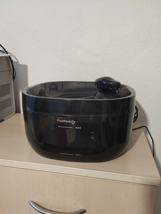 Automatyczna Fontanna-Poidło FeelNeedy 7L dla Psów i Kotów