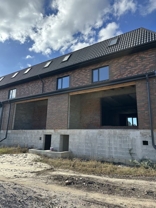 Продам таунхаус в самому Парку Перемоги