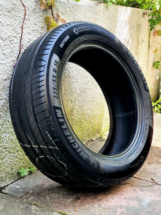 Pneus Michelin Primacy 4. Medidas: 225 55 R 18 102V Semi novos de 2024.