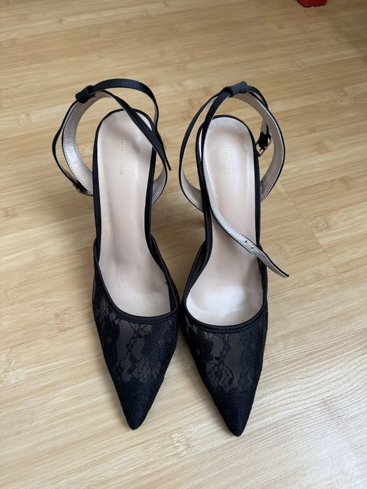 Туфлі мереживні prettylittlething