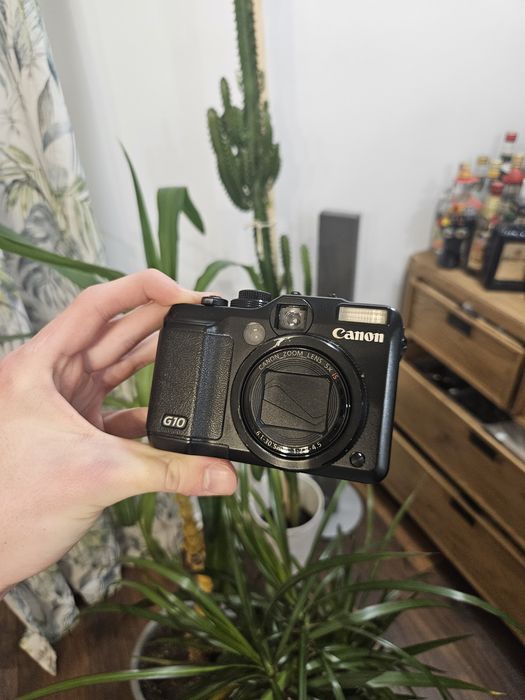 Canon PowerShot G10 – stan dobry, torba i ładowarka